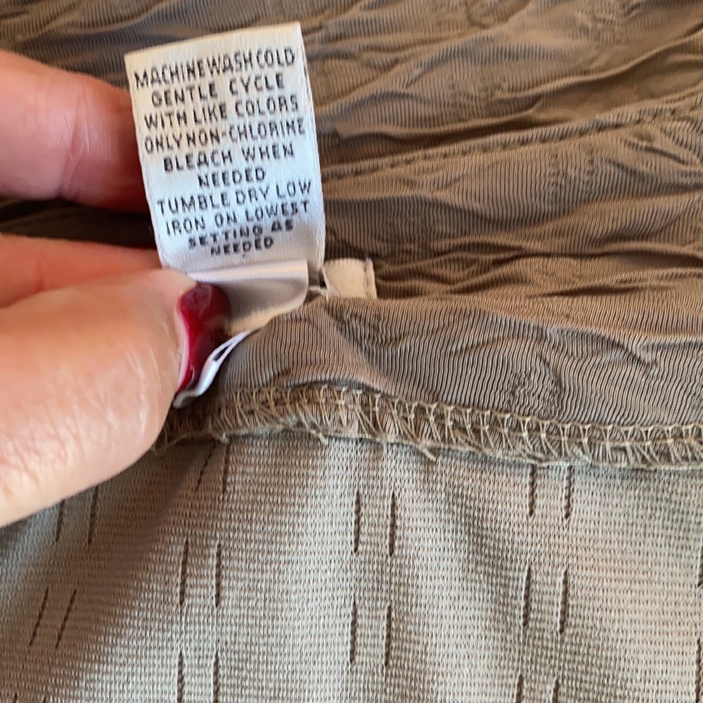 Chico’s smocked jacket in a nuetral taupe. Sz 2 (US. 12) - Picture 6 of 7